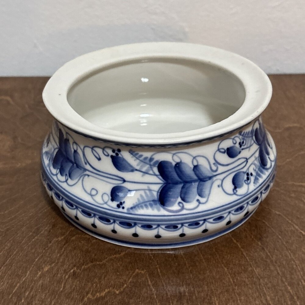 VTG 80's Gzhel Russian Porcelain Blue White Floral Handpainted 5" Dish